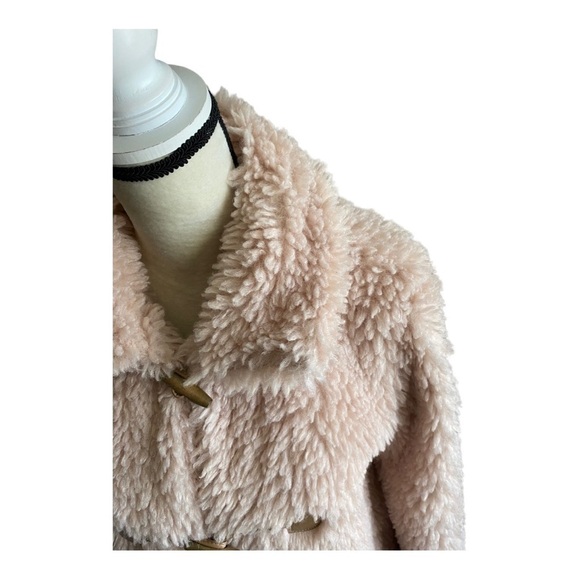 NWT-GLAMOROUS-WARM MY HEART-BEIGE FUZZY JACKET-SIZE SMALL - Picture 2 of 9